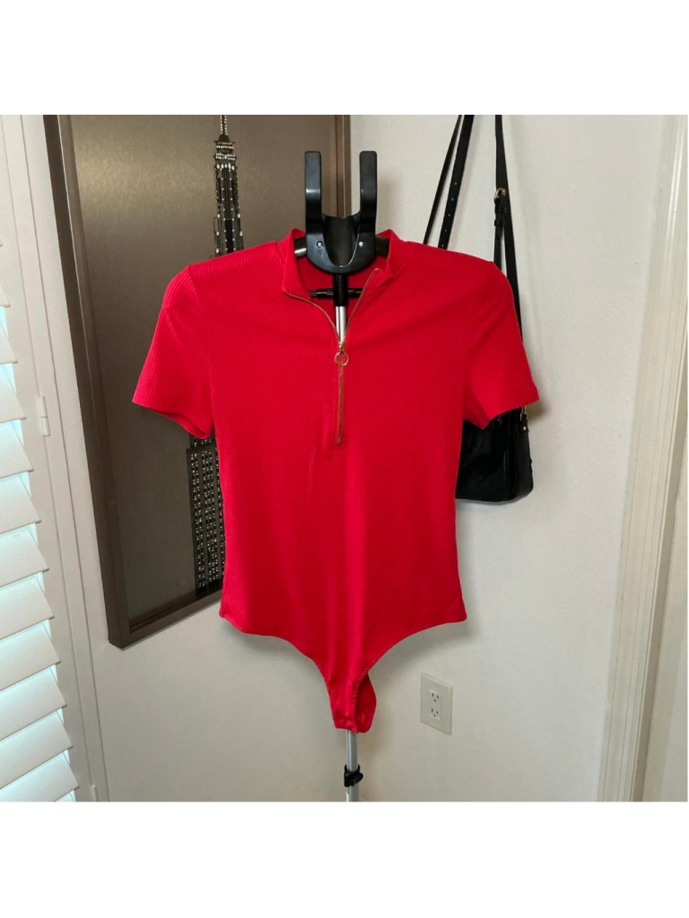 NY&C Red Ribbed Ring Zip Short Sleeve Bodysuit Size Medium
